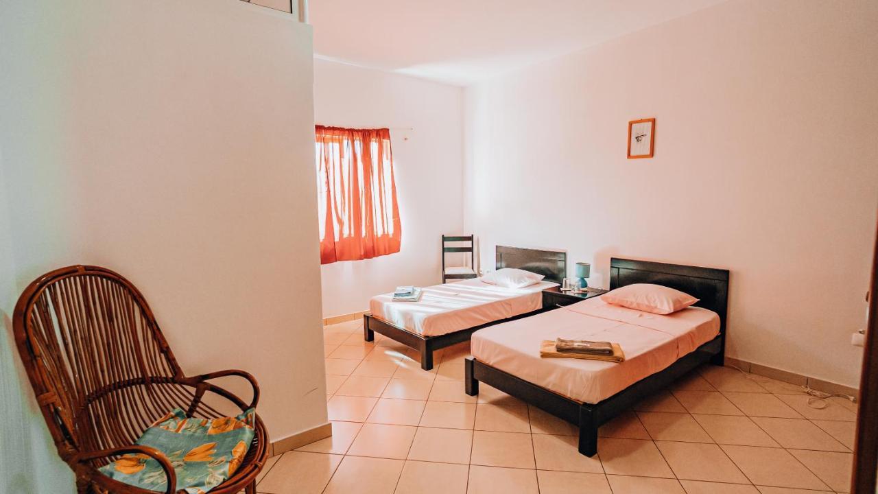 Residencial Trilhas & Montanhas Bed & Breakfast Ponta Do Sol Bagian luar foto