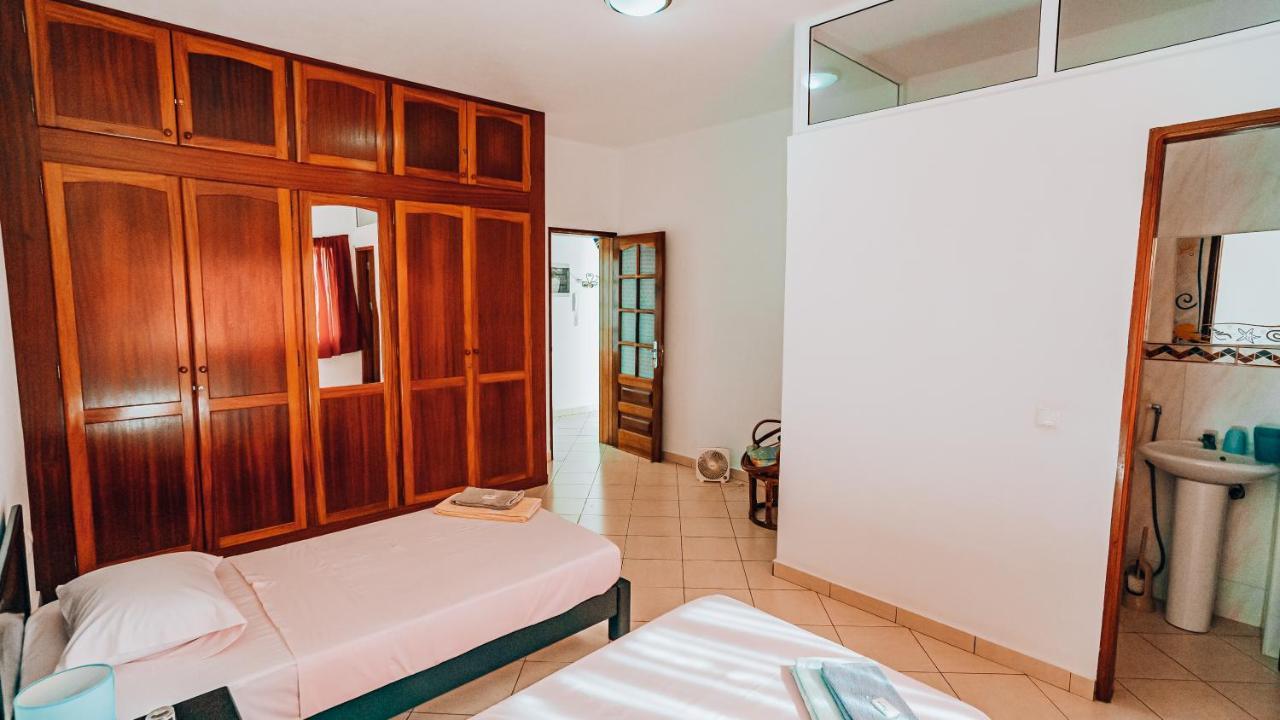 Residencial Trilhas & Montanhas Bed & Breakfast Ponta Do Sol Bagian luar foto