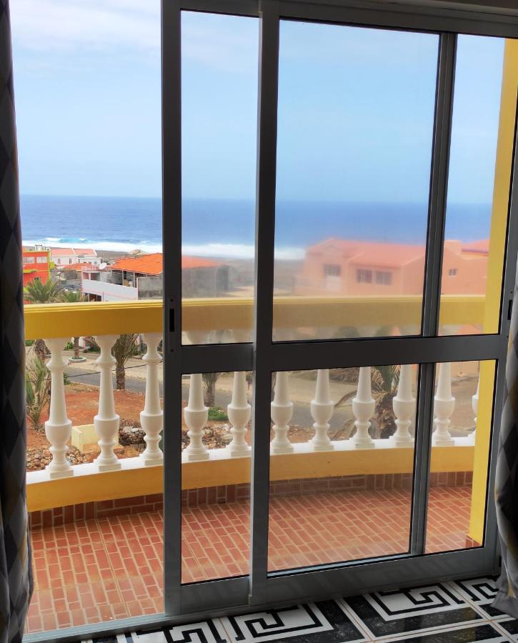 Residencial Trilhas & Montanhas Bed & Breakfast Ponta Do Sol Bagian luar foto